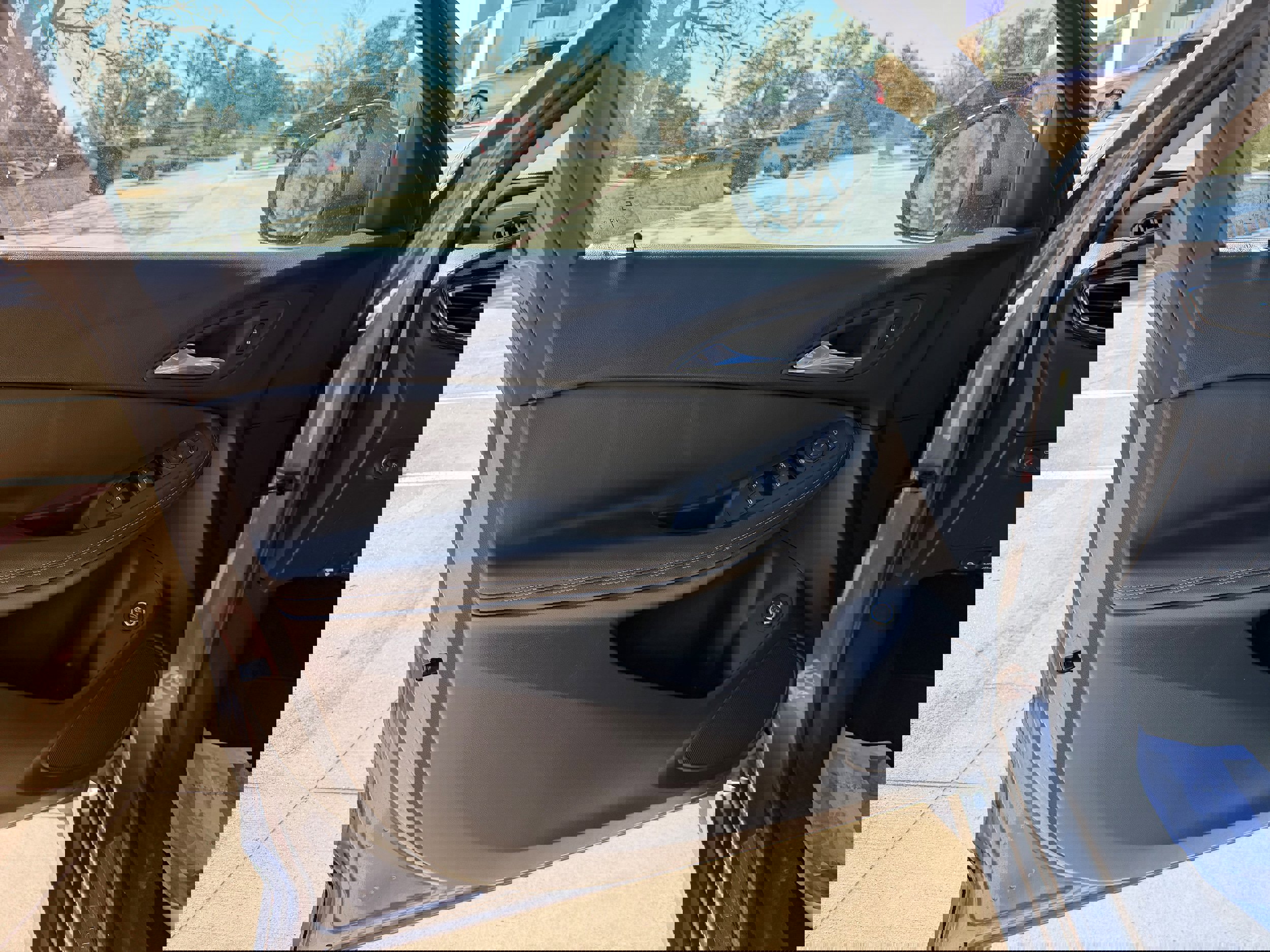 Used 2022 Buick Encore GX Select w/ Sport Touring Package image 21