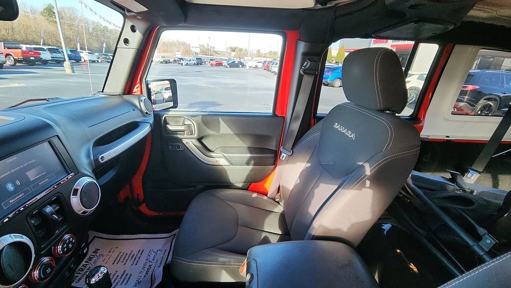 Used 2017 Jeep Wrangler Unlimited Sahara w/ Dual Top Group image 11