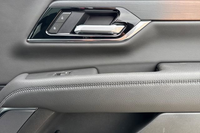 New 2026 GMC Yukon Denali w/ Sun & Power Step Package image 21