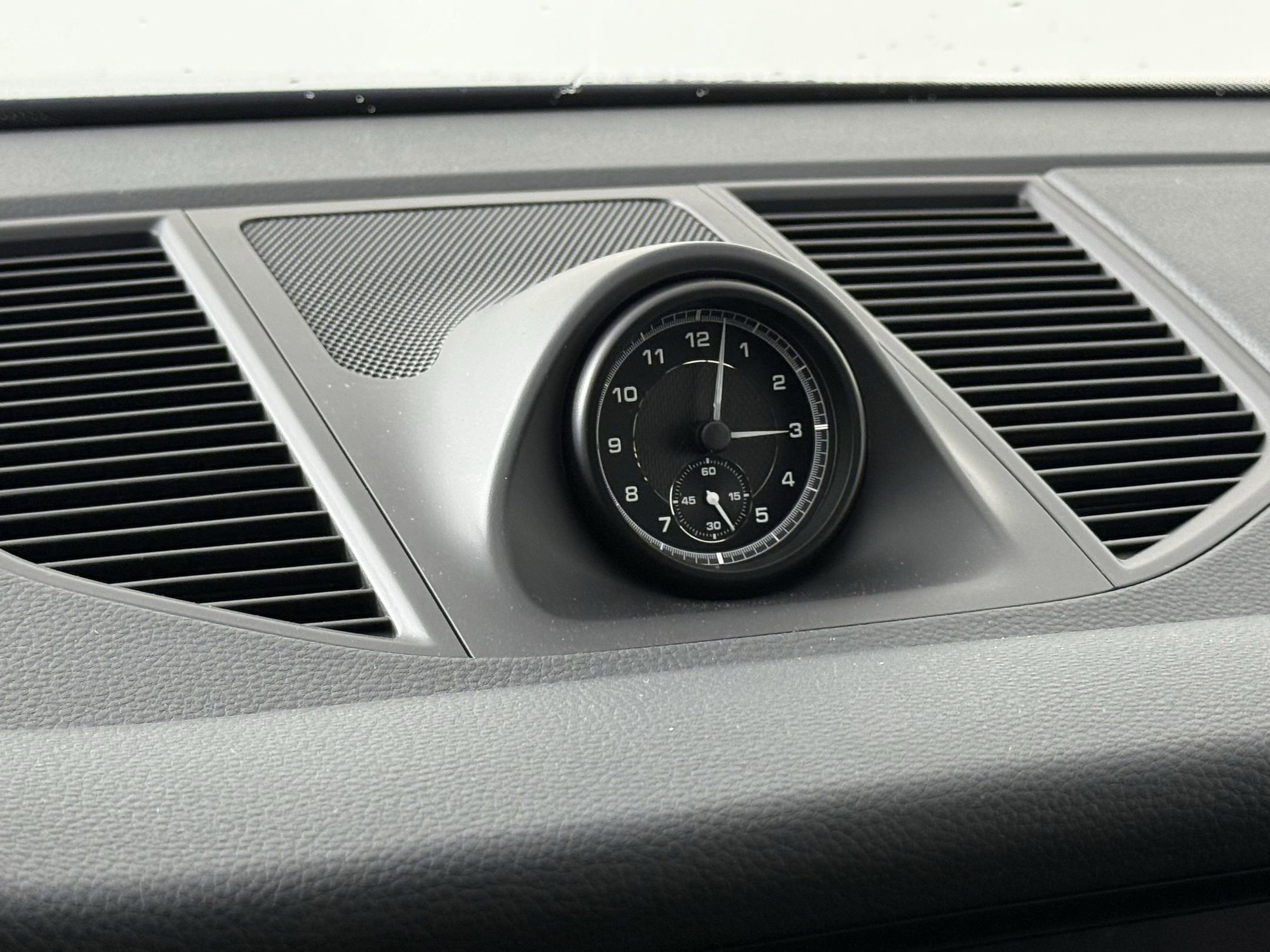 New 2025 Porsche Macan image 20