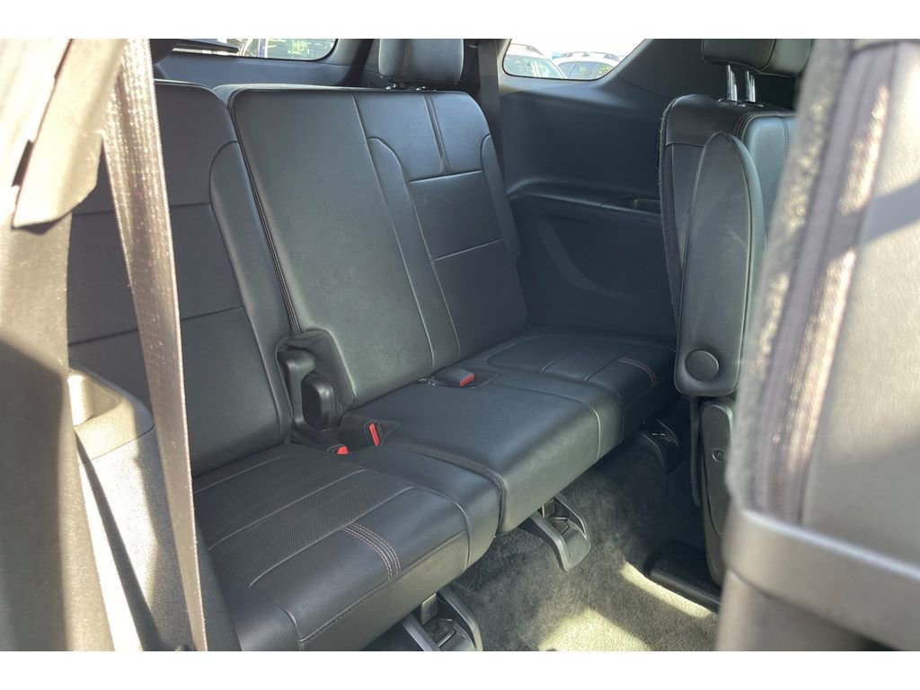 Used 2022 Chevrolet Traverse RS image 18