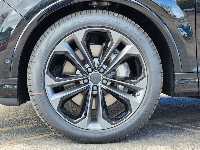 New 2026 Audi Q7 3.0T Premium Plus AWD/4WD image 9