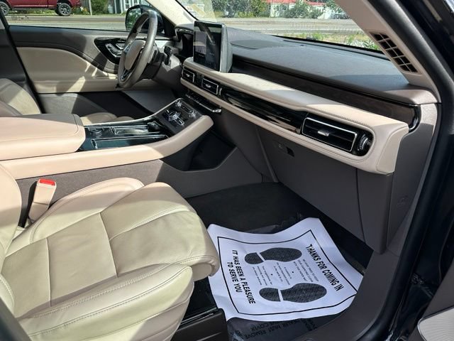 Used 2023 Lincoln Aviator Reserve w/ Equipment Group 201A AWD/4WD image 13