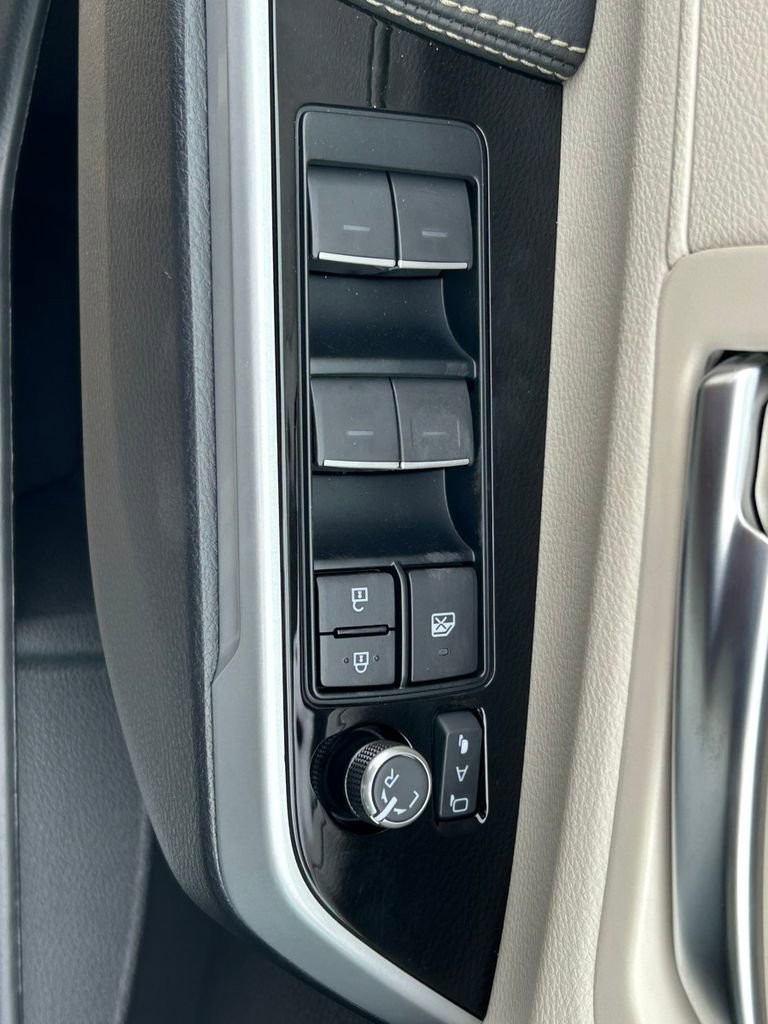 Used 2026 Toyota Sienna Limited AWD/4WD image 28
