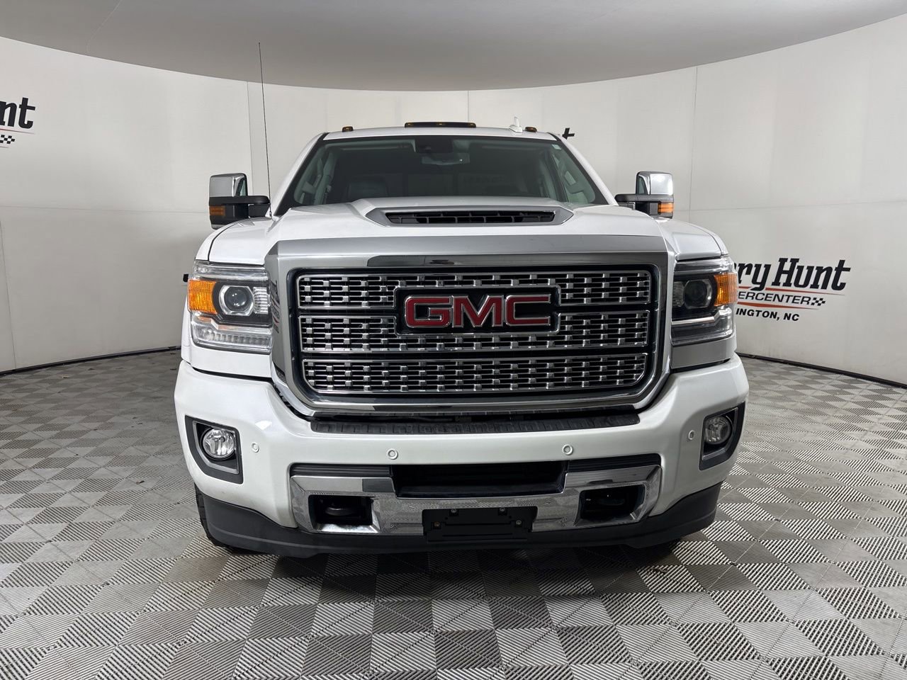 Used 2019 GMC Sierra 2500 Denali image 2