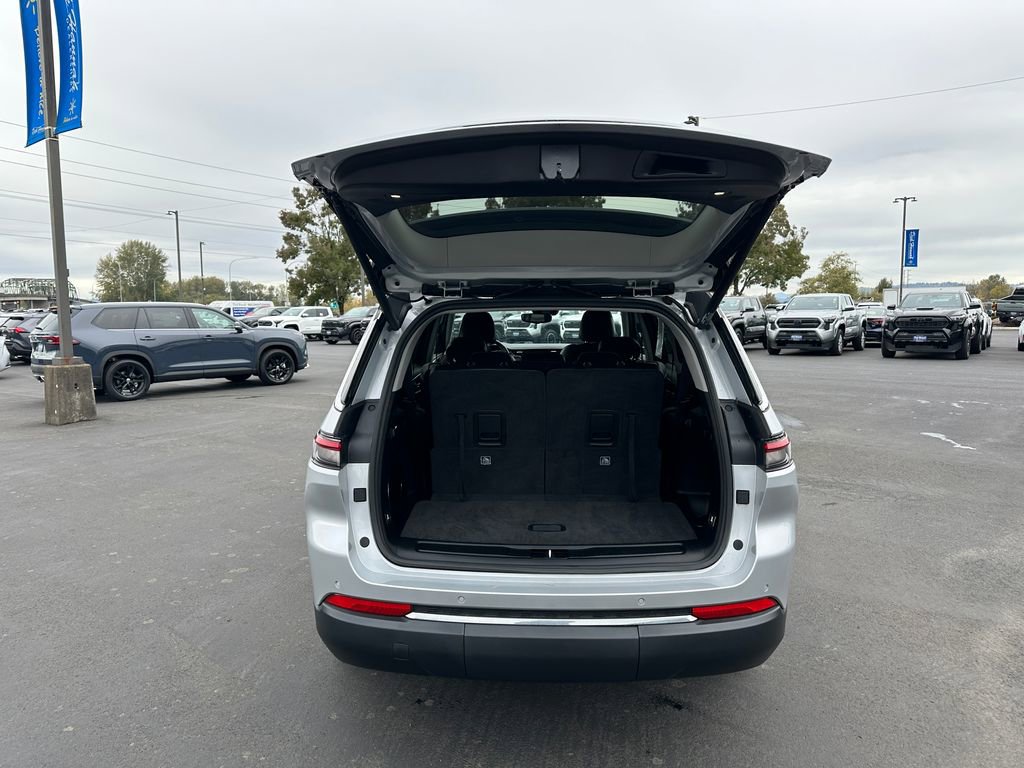 Used 2021 Jeep Grand Cherokee L Limited image 11