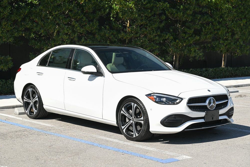 Used 2025 Mercedes-Benz C 300 Sedan image 3