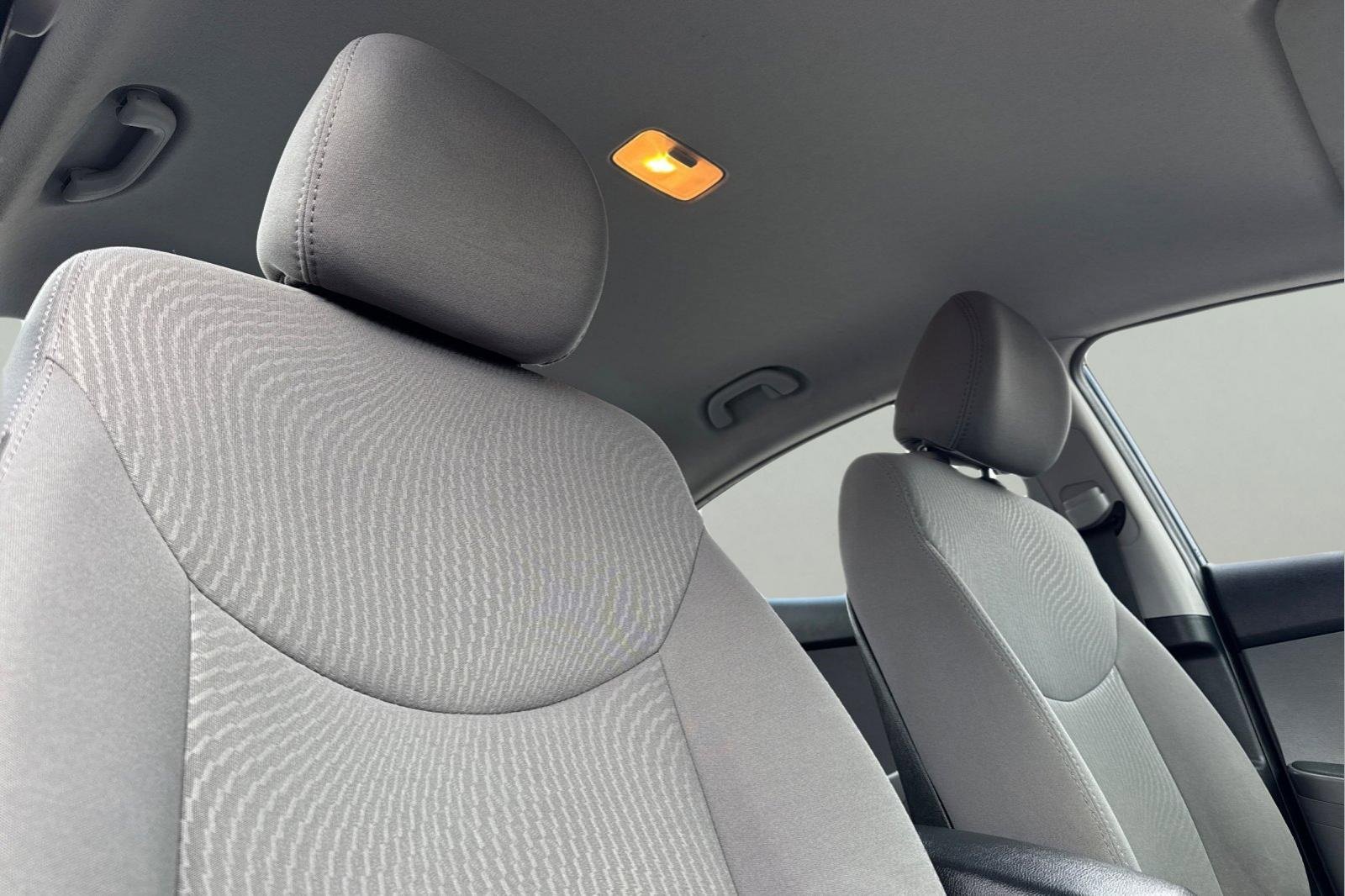 Used 2016 Hyundai Elantra SE image 20