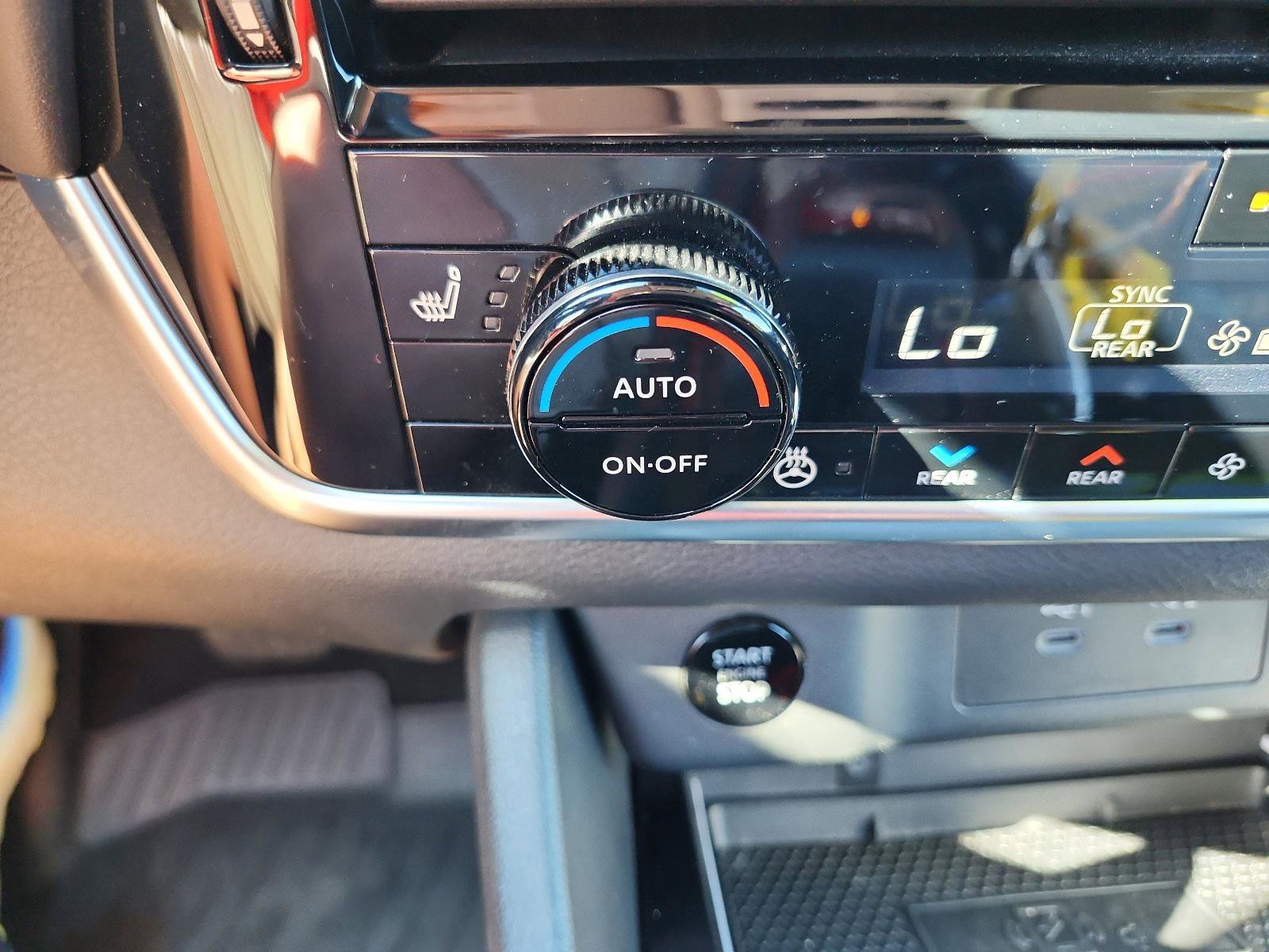 Used 2024 Nissan Rogue SL w/ SL Premium Package image 18