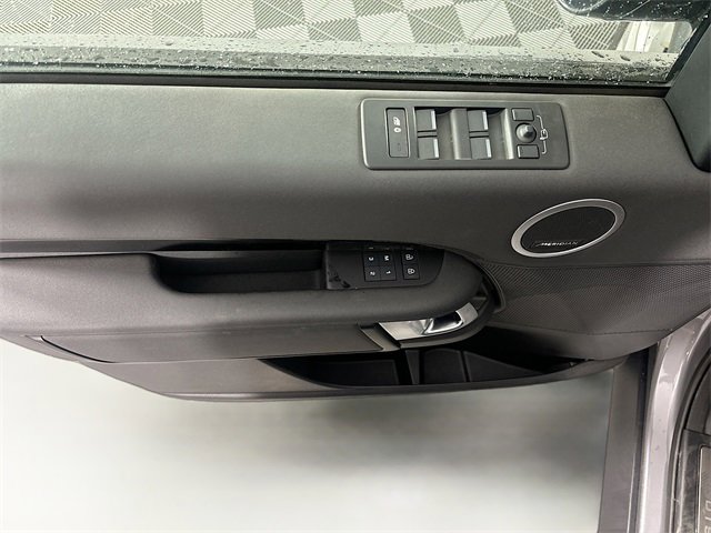Used 2024 Land Rover Discovery S image 20
