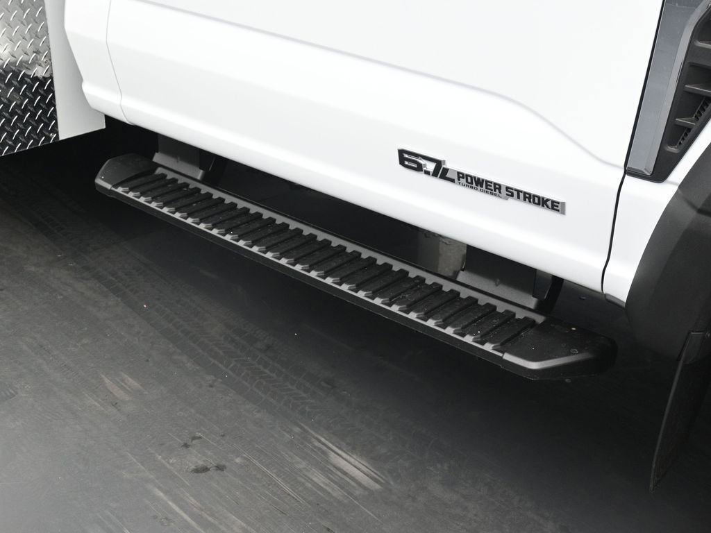 New 2025 Ford F450 XL w/ XL Chrome Package image 23