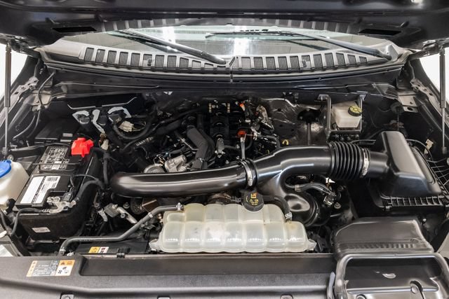 Used 2023 Ford Expedition Limited AWD/4WD image 3