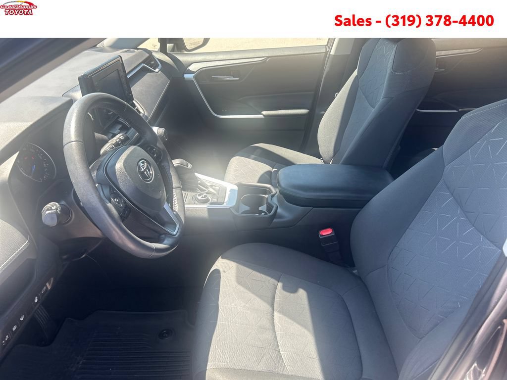 Certified 2021 Toyota RAV4 XLE w/ Convenience Package AWD/4WD image 12