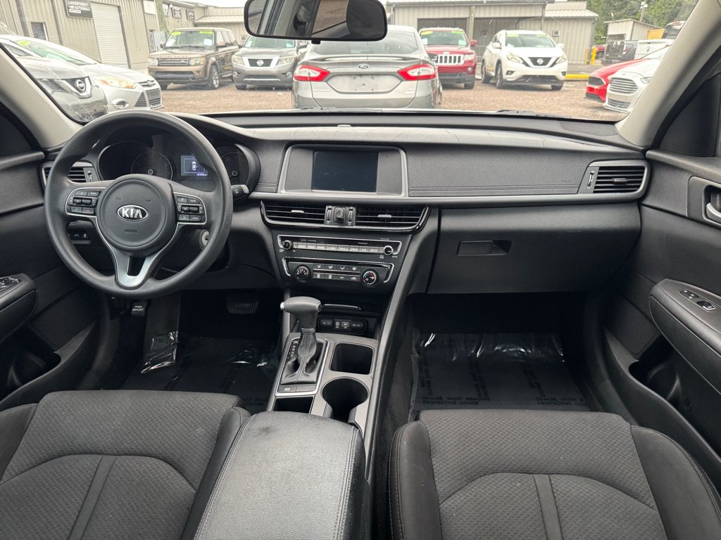 Used 2017 Kia Optima LX w/ Convenience Plus Package FWD image 10