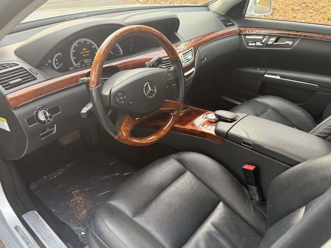 Used 2010 Mercedes-Benz S 550 4MATIC image 11