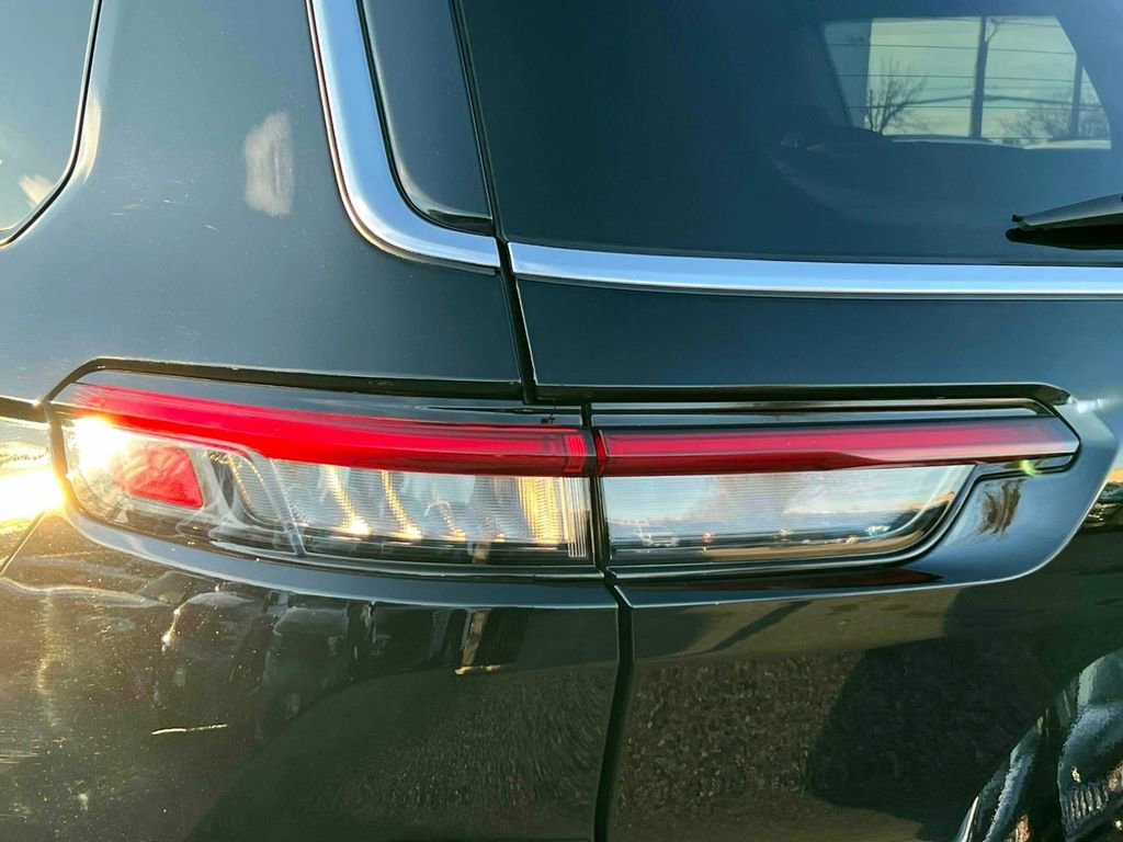 Certified 2023 Jeep Grand Cherokee L Laredo image 10