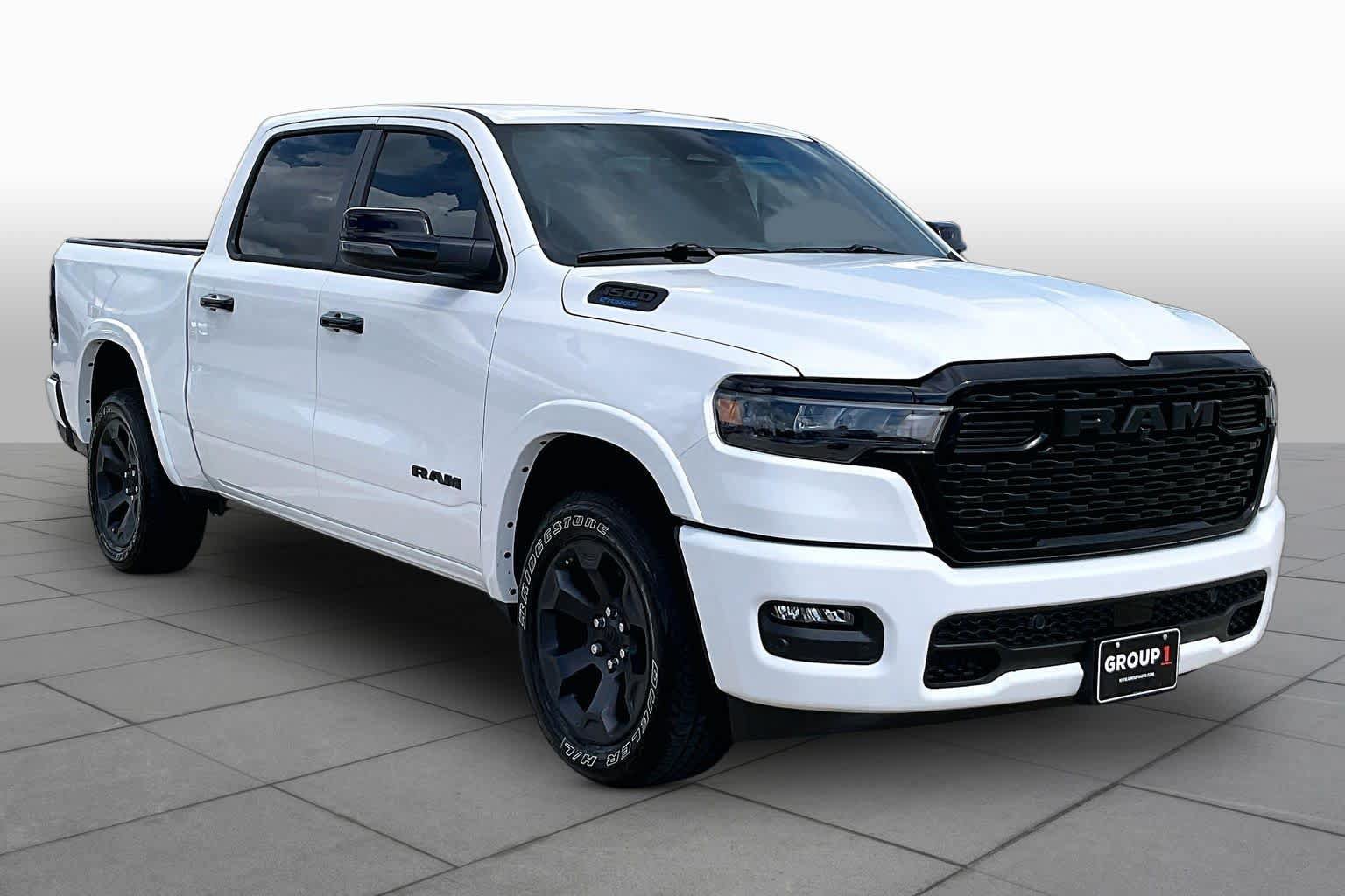 Used 2025 RAM 1500 Big Horn w/ Night Edition AWD/4WD image 3