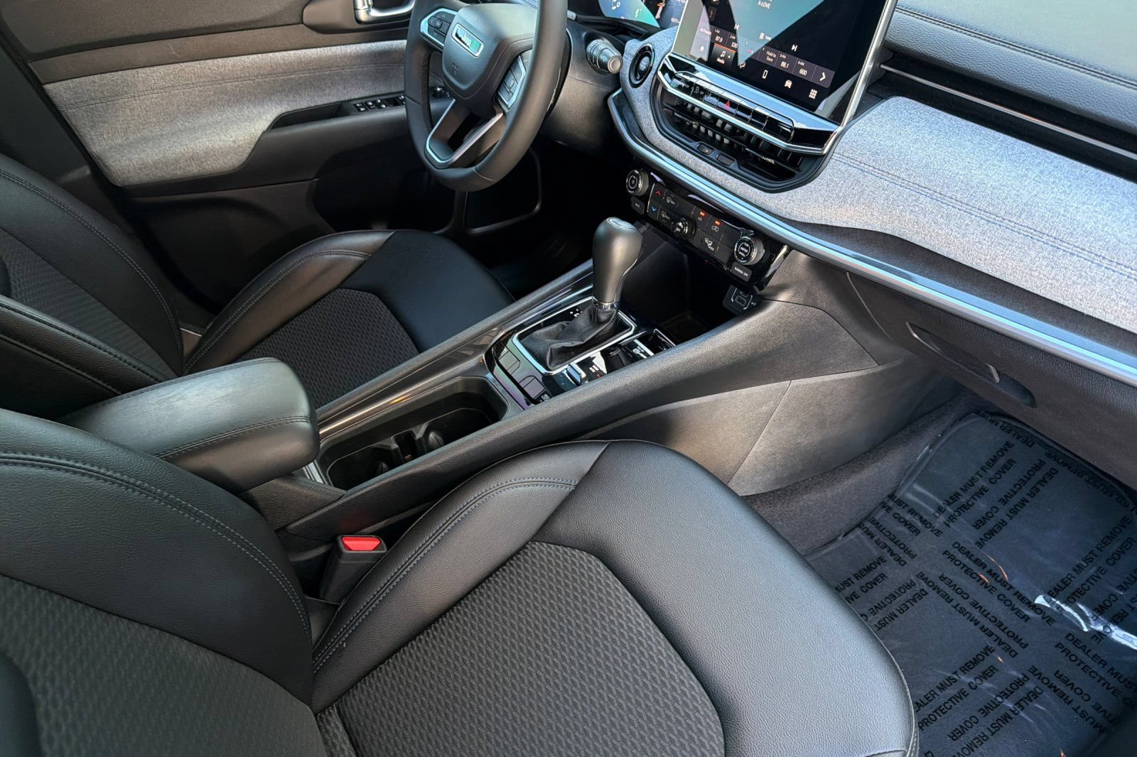 Used 2024 Jeep Compass Latitude AWD/4WD image 18