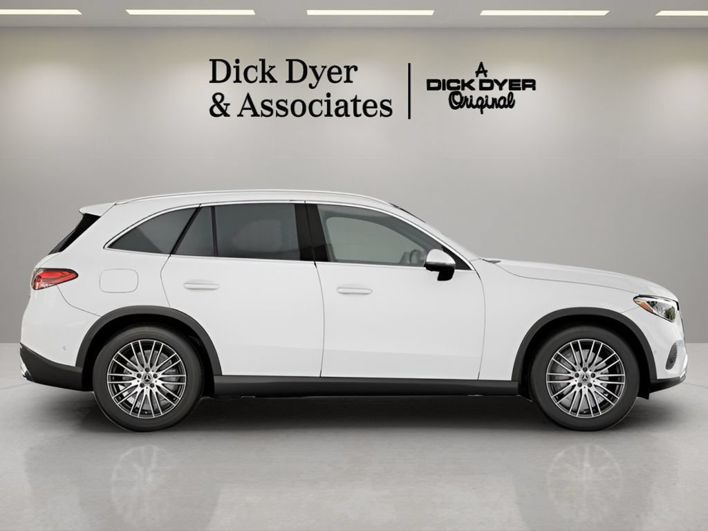 Used 2026 Mercedes-Benz GLC 300 image 12