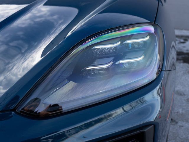 Certified 2025 Porsche Cayenne S image 11
