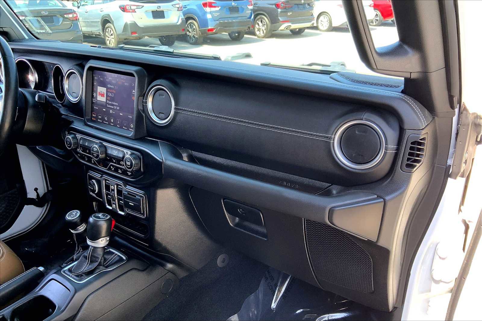 Used 2021 Jeep Wrangler Unlimited Sahara AWD/4WD image 19