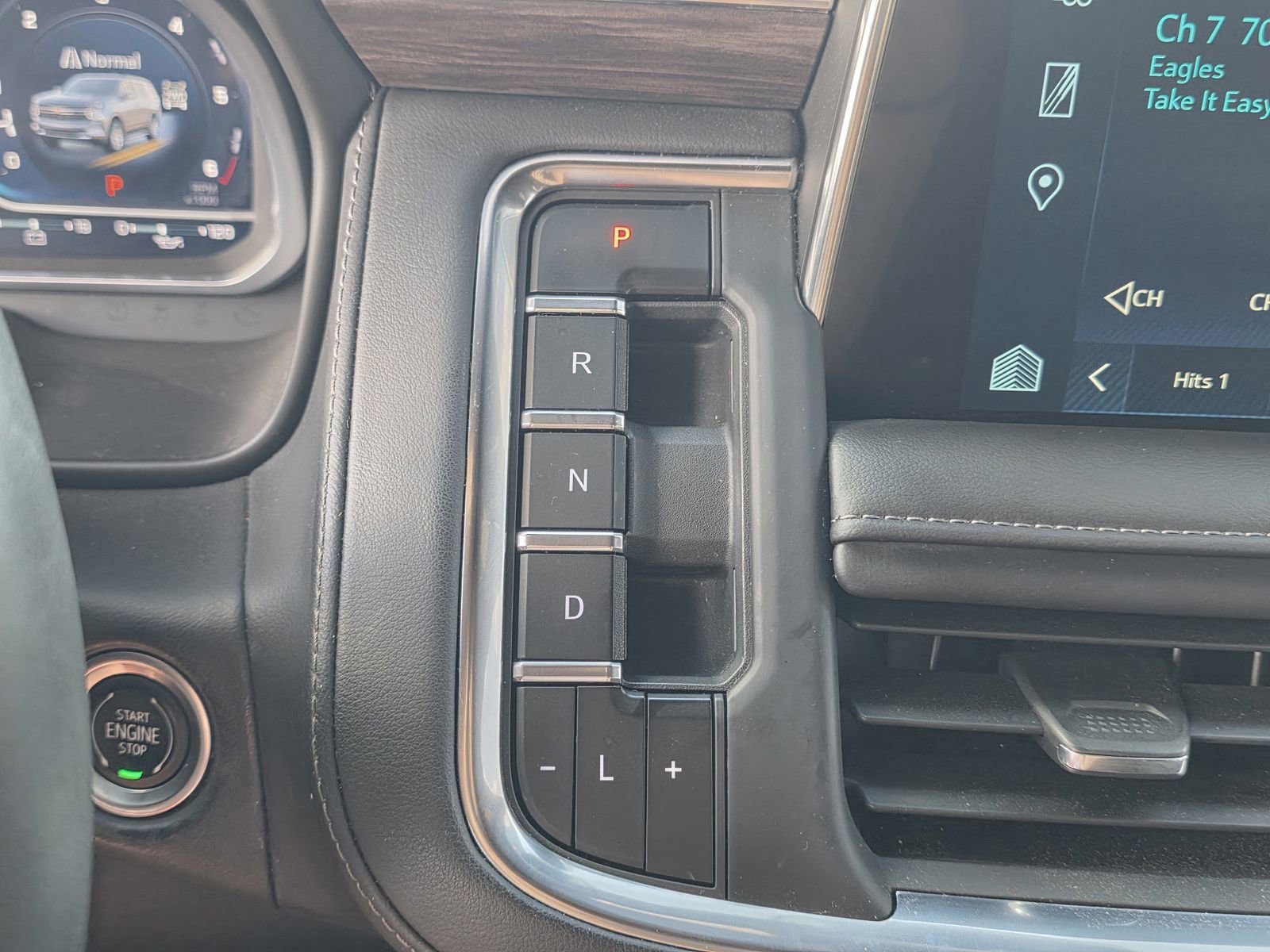 Used 2023 Chevrolet Tahoe LT w/ Luxury Package image 13