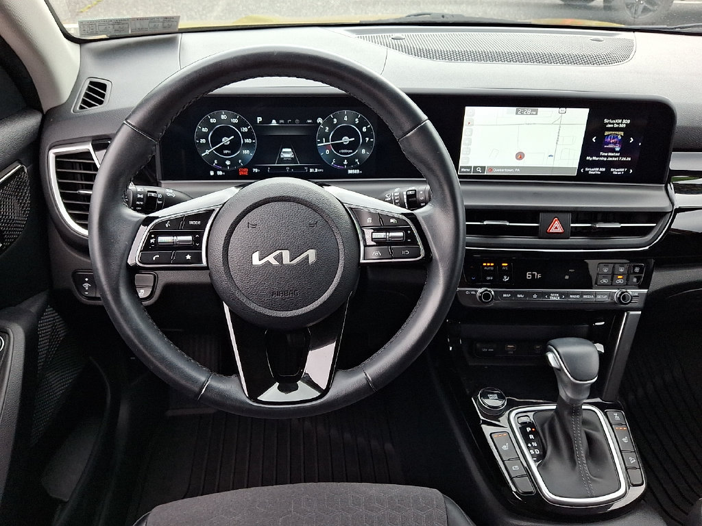 Used 2024 Kia Seltos S AWD/4WD image 2