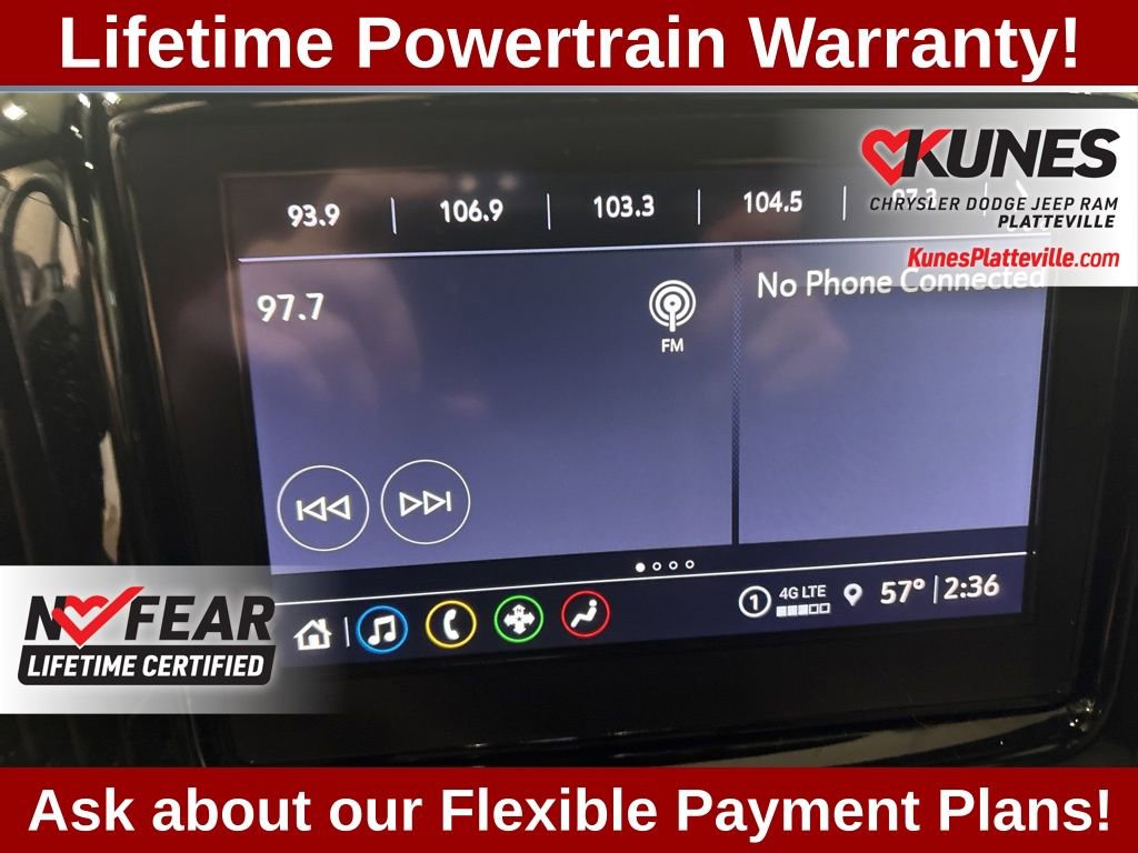 Used 2023 Chevrolet Traverse LT image 27