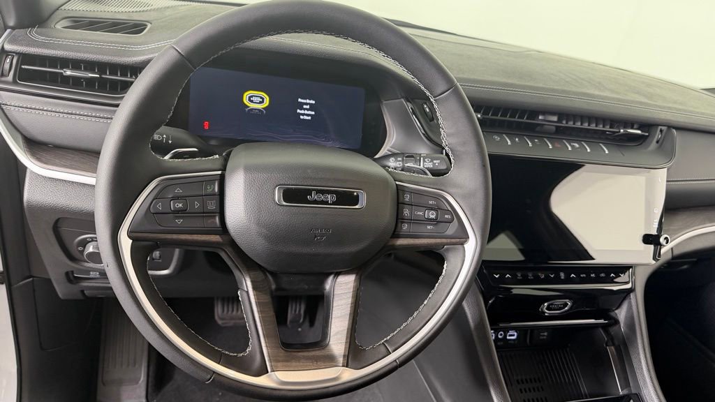 New 2026 Jeep Grand Cherokee L 4WD image 16