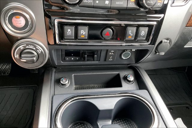 Used 2017 Nissan Titan Platinum Reserve AWD/4WD image 30