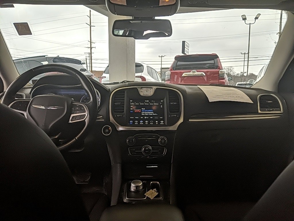 Used 2019 Chrysler 300 Touring w/ Sport Appearance Package image 12