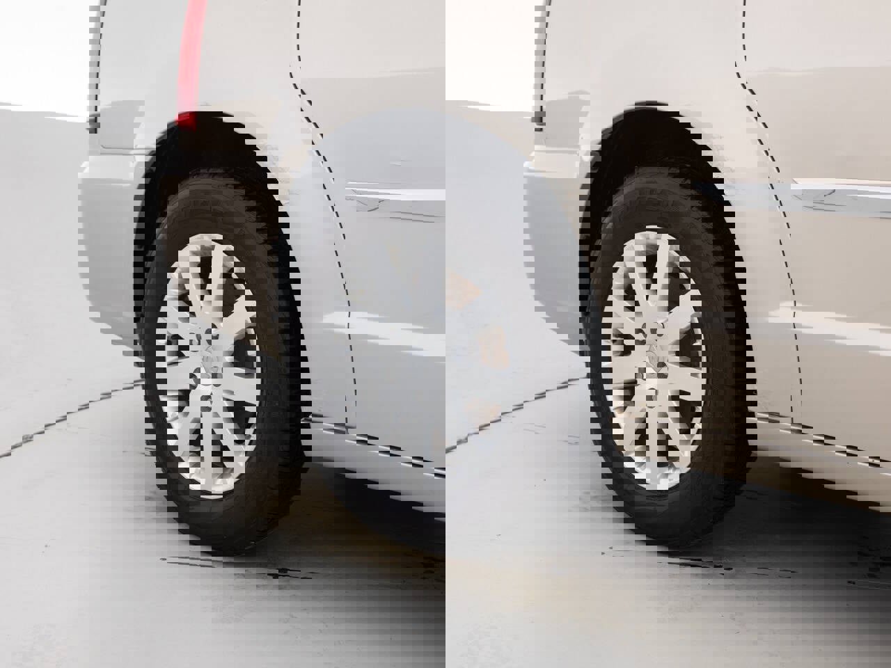 Used 2012 Chrysler Town & Country Touring-L w/ Entertainment Group #2 image 19