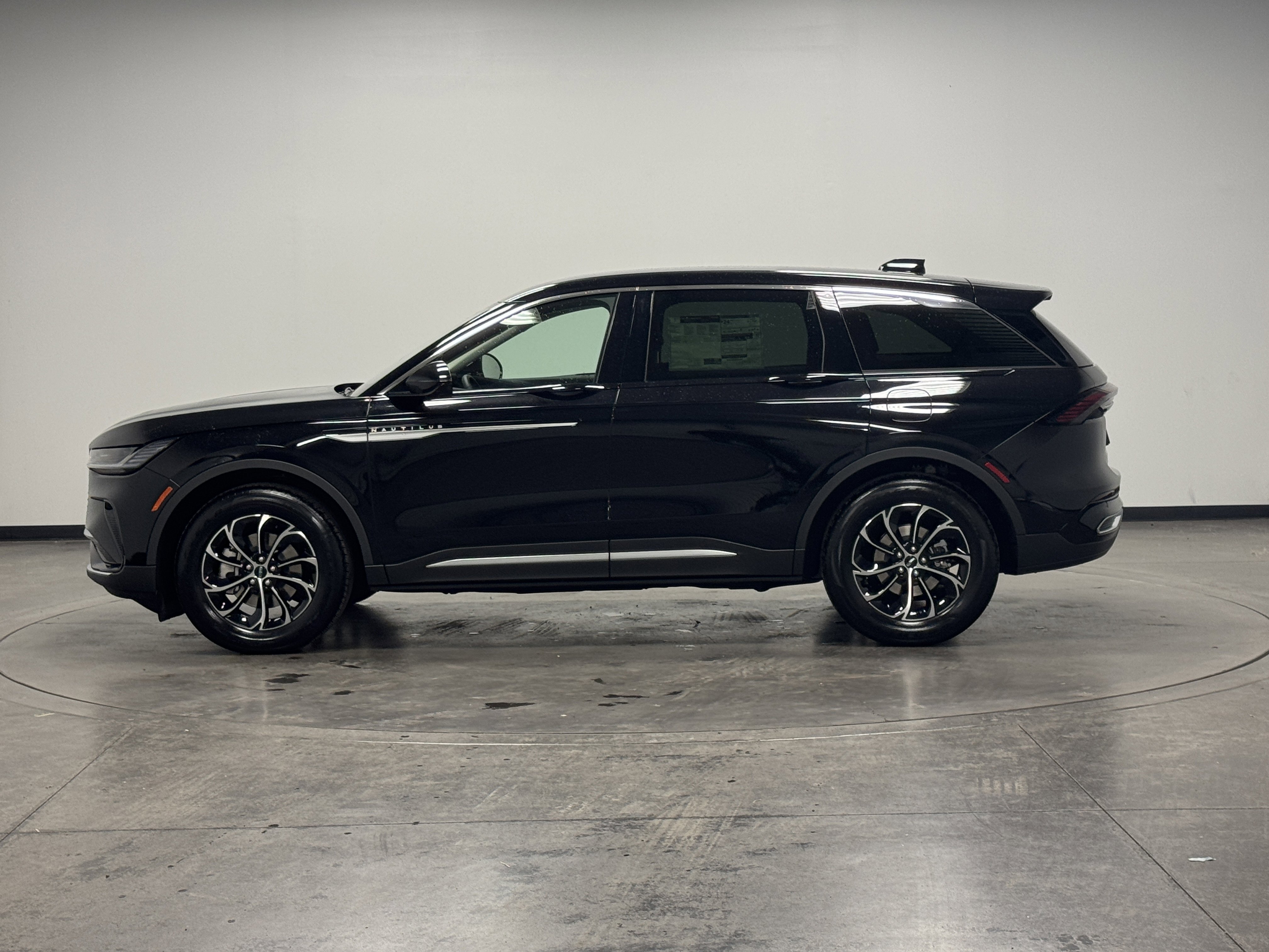 New 2026 Lincoln Nautilus Premier image 5