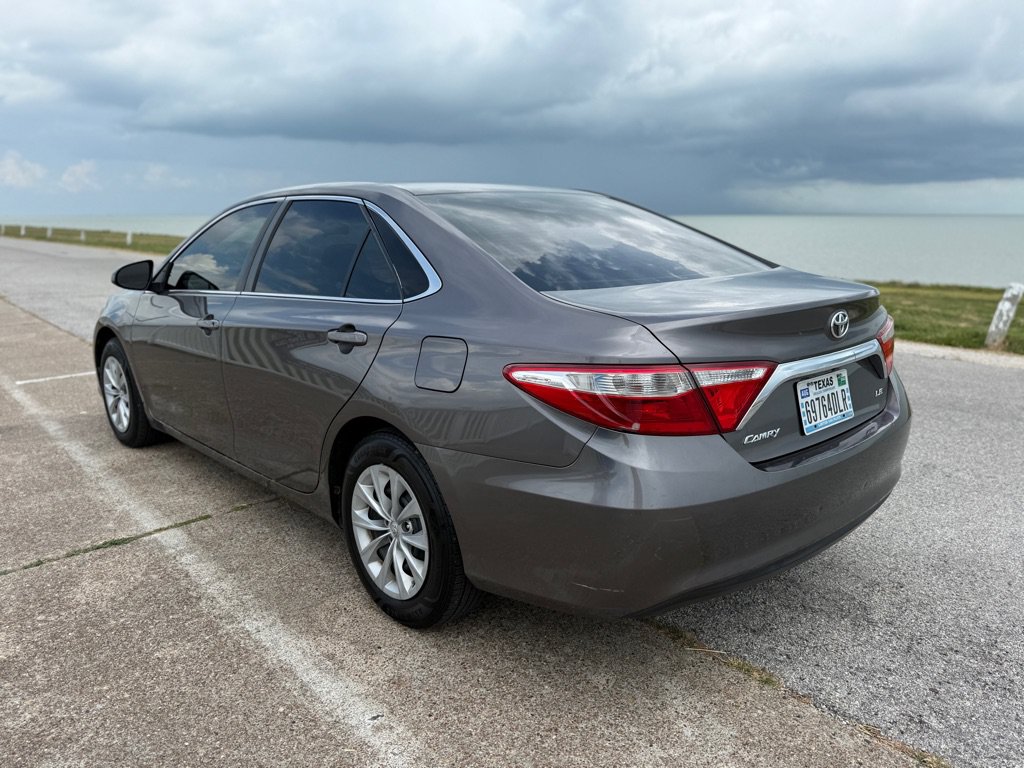 Used 2017 Toyota Camry LE FWD image 7