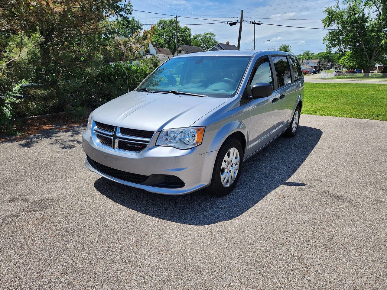 Used 2019 Dodge Grand Caravan SE FWD image 1