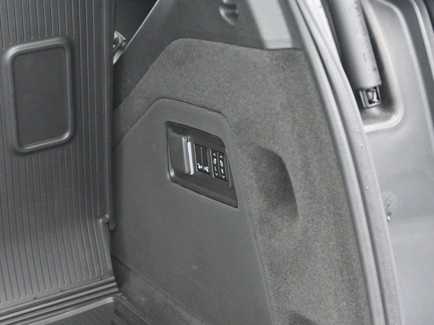 Certified 2023 Cadillac Escalade V AWD/4WD image 11