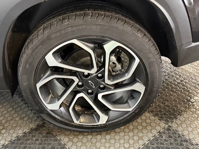 Certified 2025 Chevrolet Trax RS w/ Sunroof Package image 15