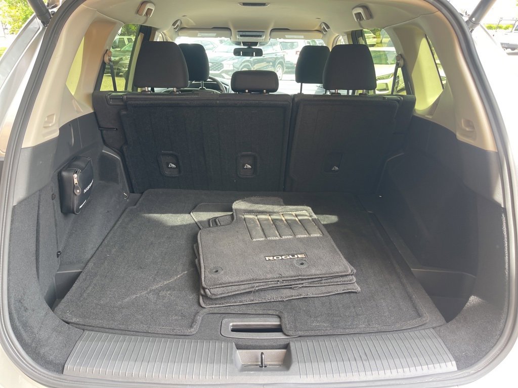 Used 2024 Nissan Rogue SV image 16