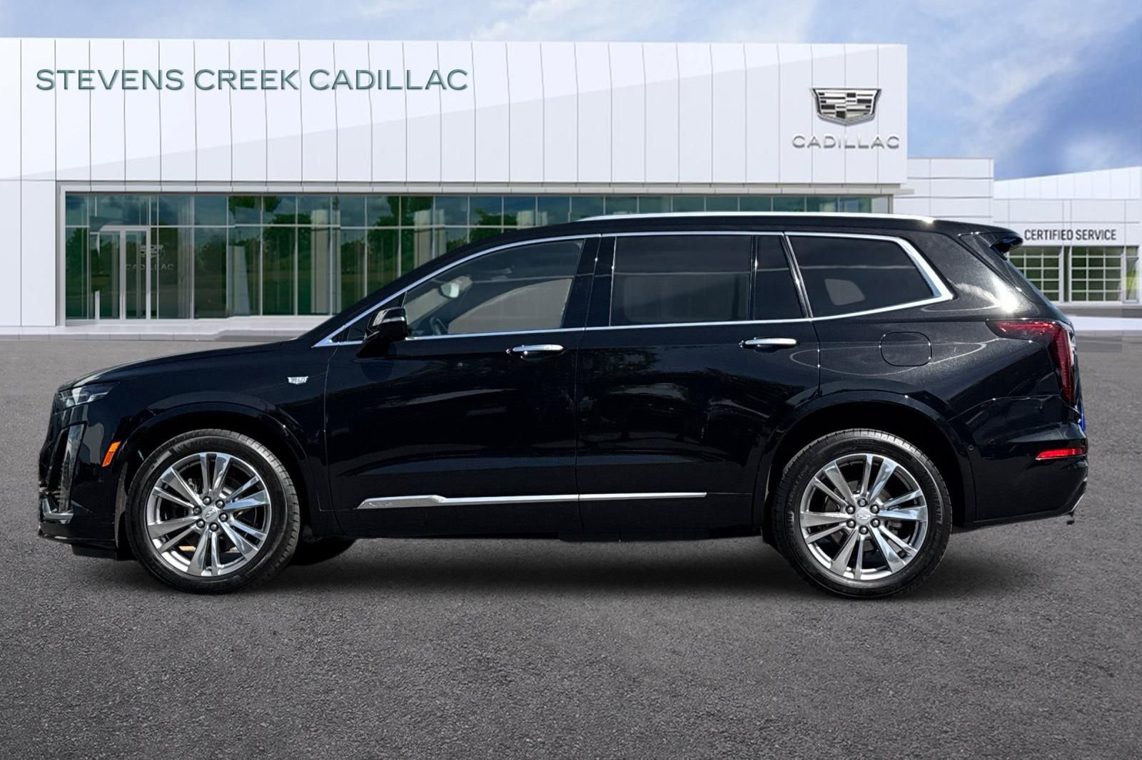 Certified 2023 Cadillac XT6 Premium Luxury w/ Technology Package image 6