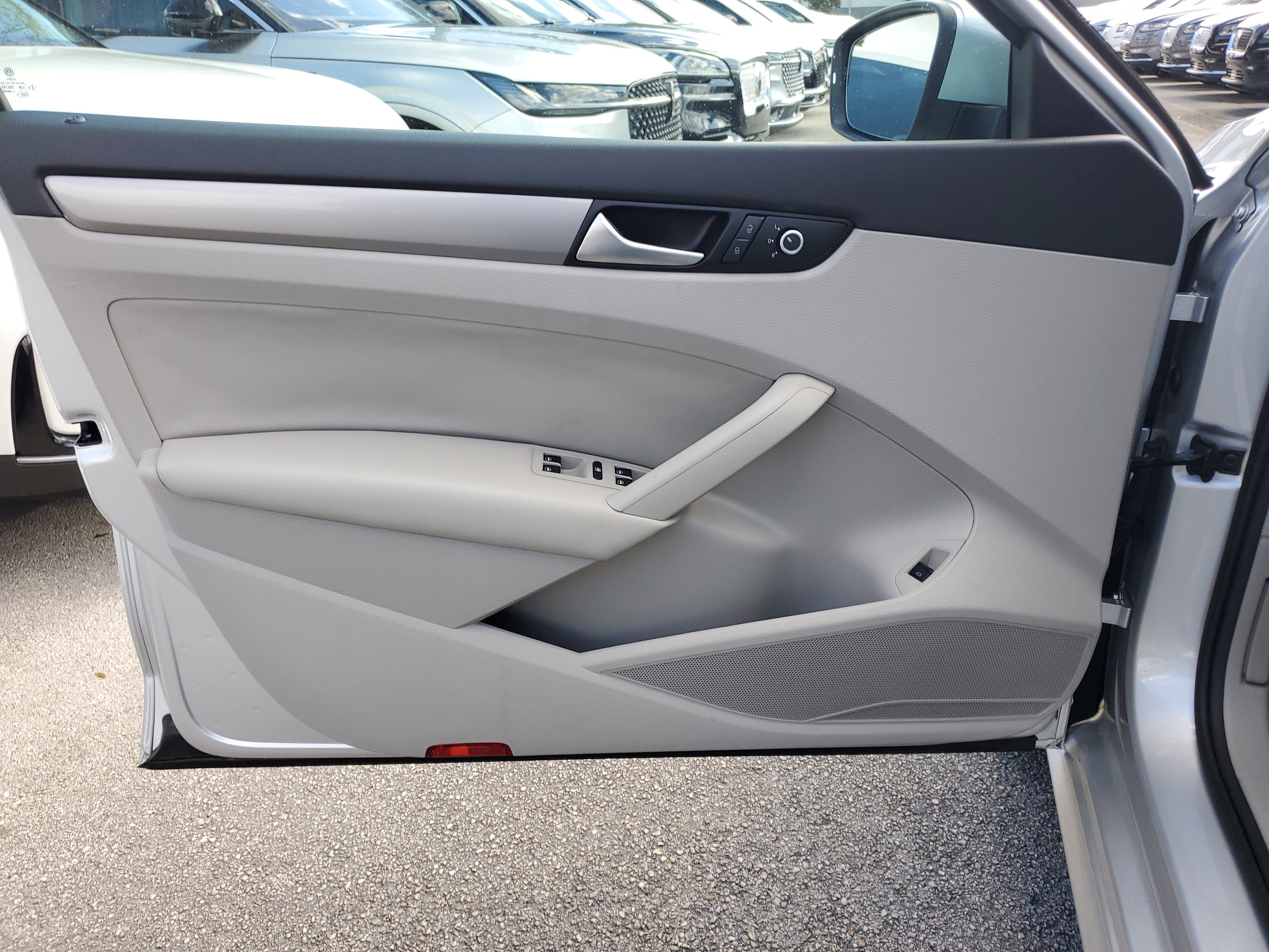 Used 2015 Volkswagen Passat 1.8T S image 15