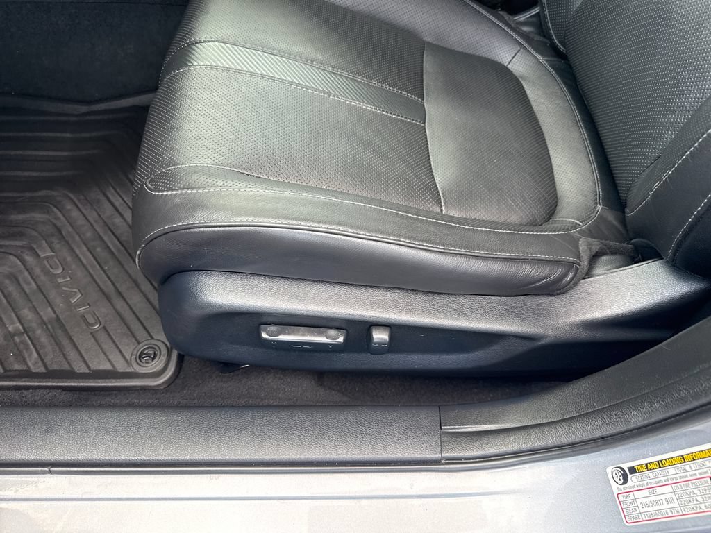 Used 2017 Honda Civic Touring image 11