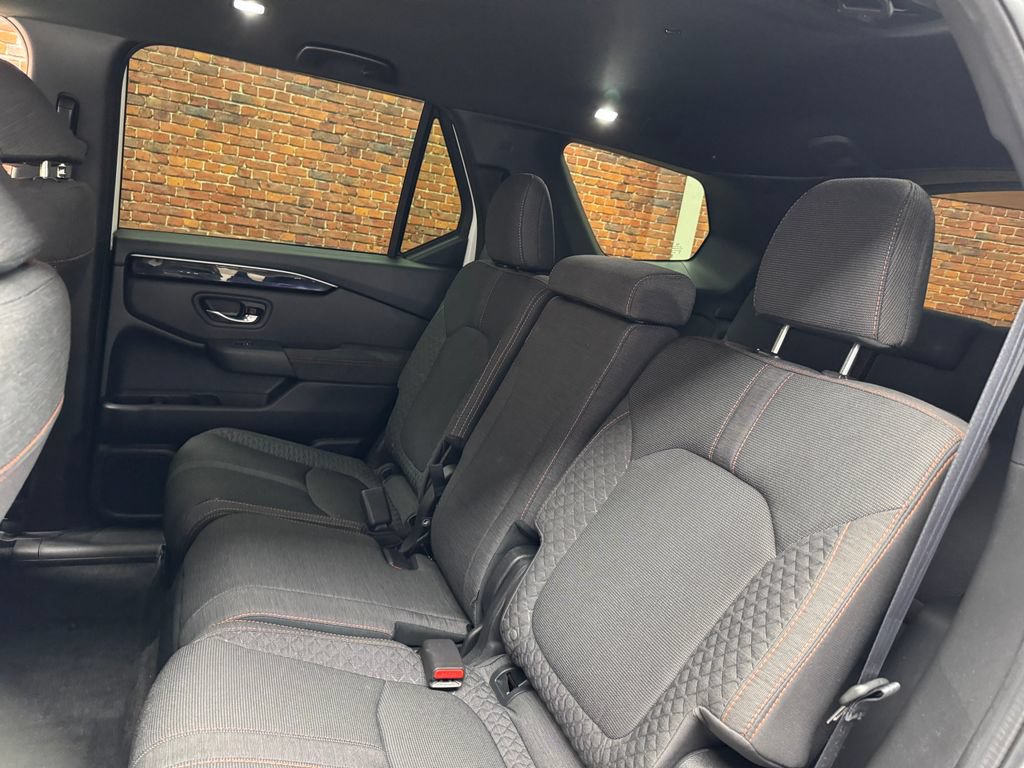 Used 2023 Honda Pilot Sport image 26