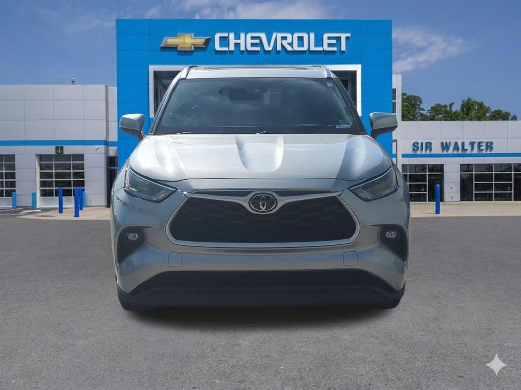 Used 2020 Toyota Highlander XLE image 9