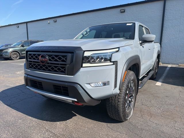 Used 2024 Nissan Frontier PRO-4X w/ Technology Package AWD/4WD image 2