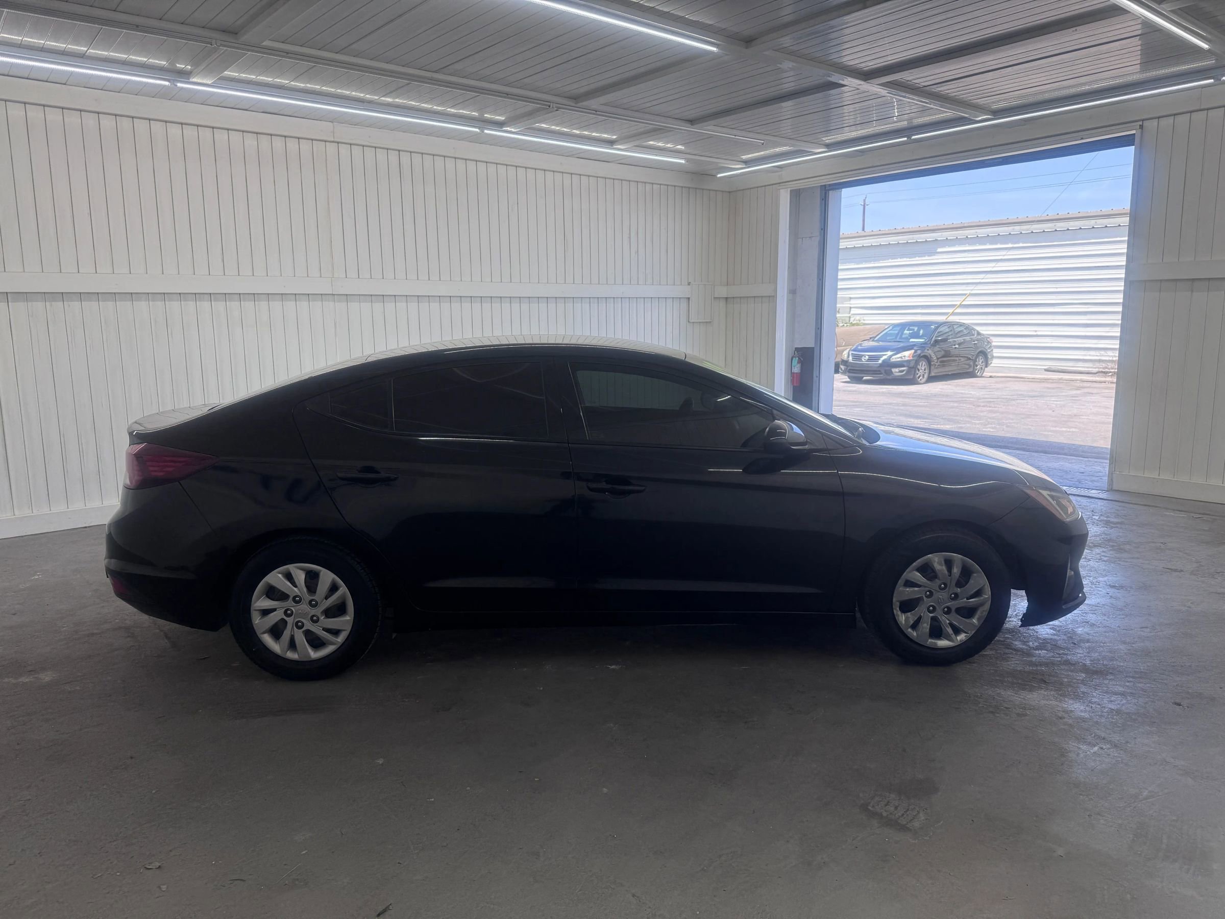 Used 2019 Hyundai Elantra SE w/ Cargo Package FWD image 4