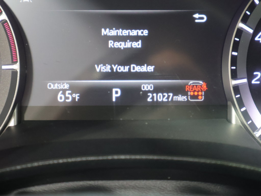 Used 2024 Toyota Highlander LE AWD/4WD image 38