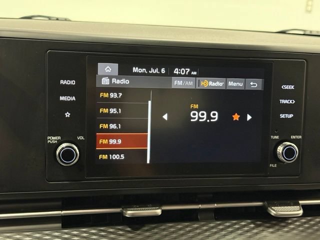 Used 2023 Kia Carnival LX FWD image 21