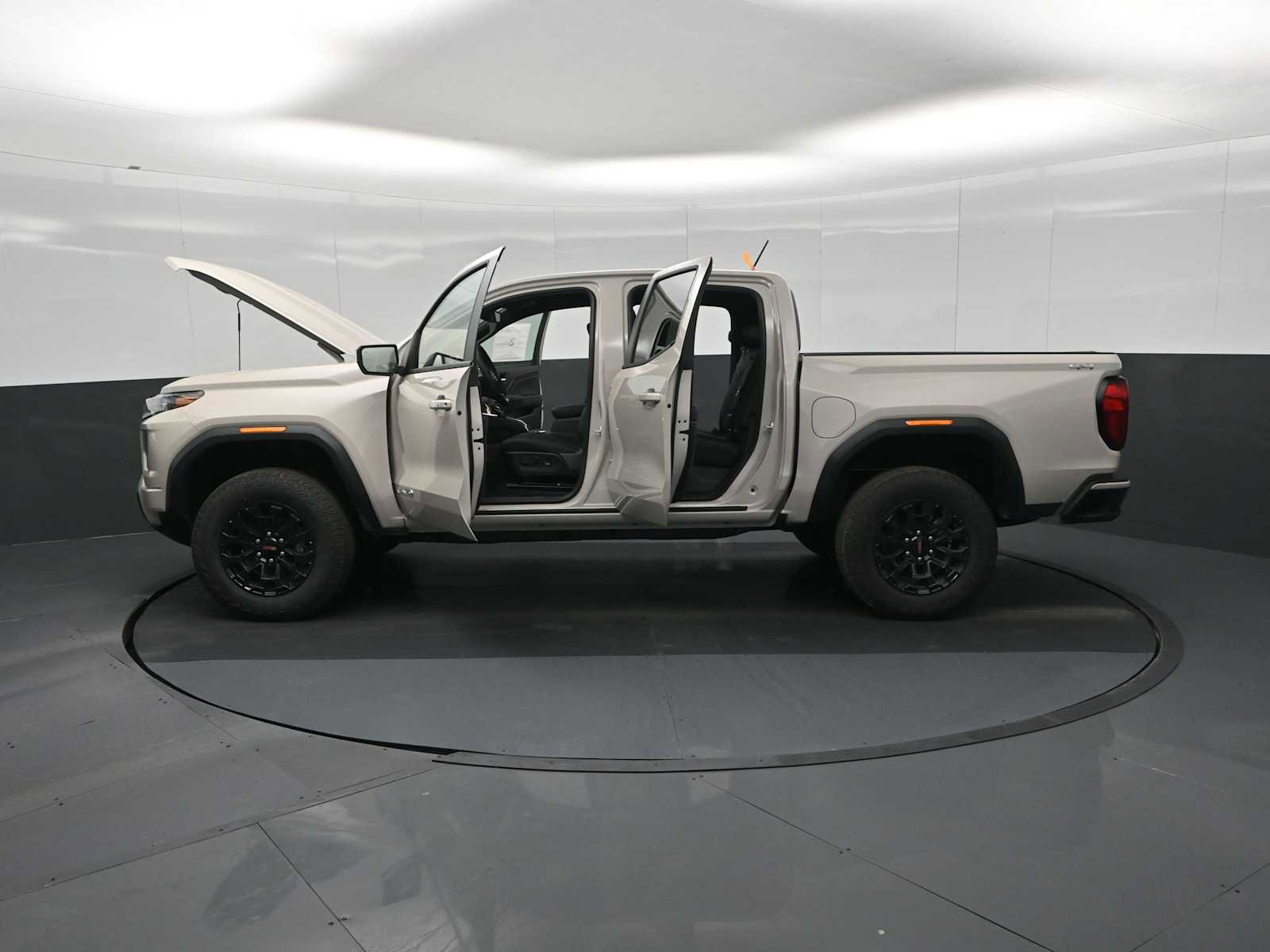 New 2026 GMC Canyon Elevation w/ Convenience Package image 29