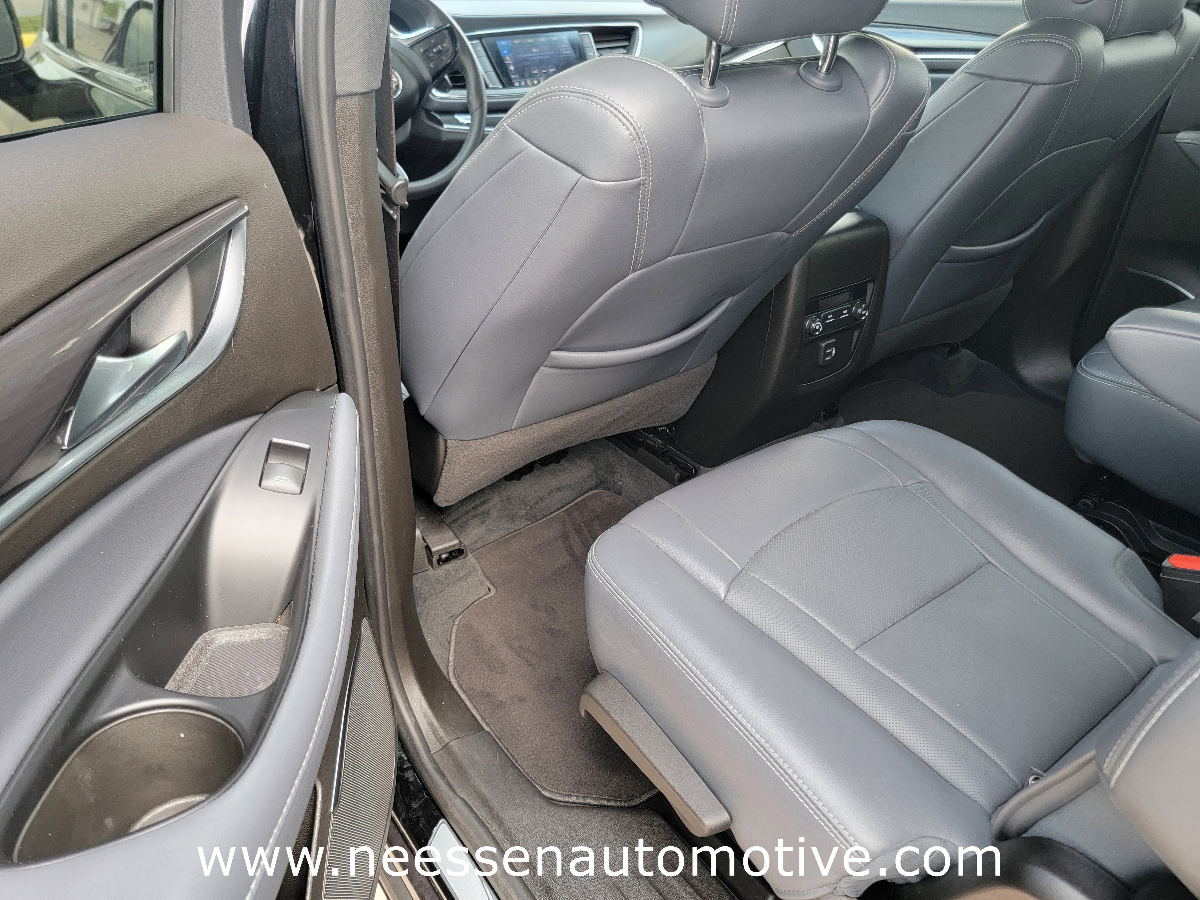 Used 2023 Buick Enclave Essence image 14