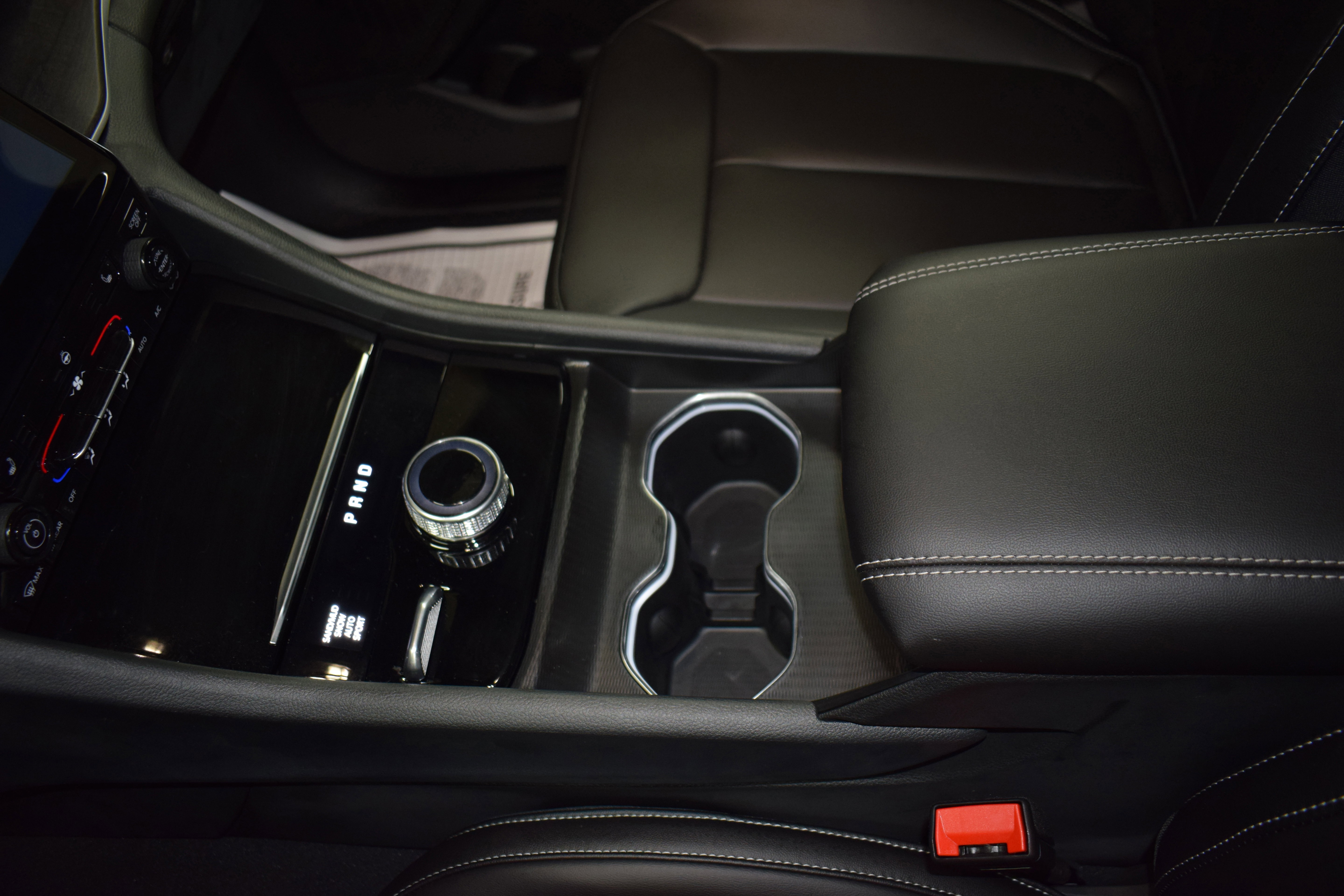 New 2025 Jeep Grand Cherokee L Limited w/ Black Appearance Package image 15